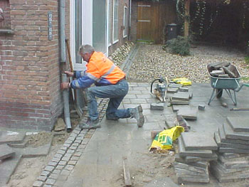 De praktijk van het afkoppelen van regenpijpen
